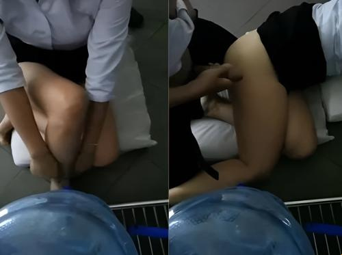 Menyelinap dengan rekan kerja saat istirahat makan siang